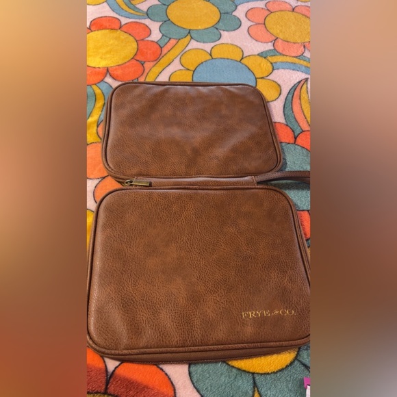 Frye and Co. Vegan Brown Leather Tech Storage Case Never Used - Picture 5 of 8